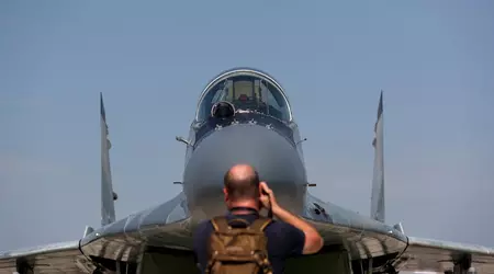 Polonia y la República Checa cerrarán los cielos de Eslovaquia y esta última deberá ceder cazas MiG-29 a Ucrania por 299 millones de dólares