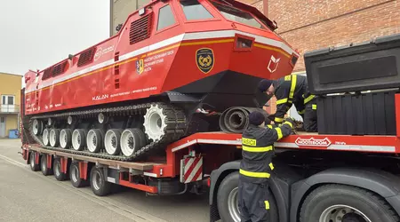 La República Checa prueba el nuevo vehículo anfibio KALAN para sustituir al PTS soviético