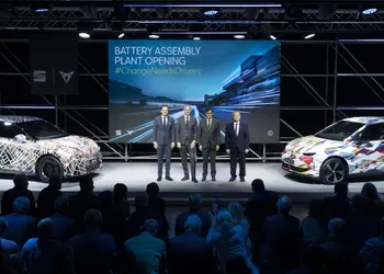 Seat y Cupra abren una planta ...