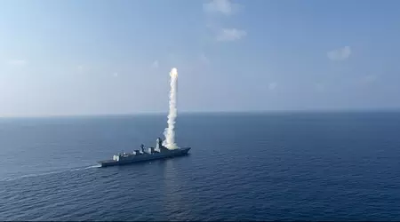 El destructor indio Rajput ha lanzado con éxito el misil supersónico de crucero BrahMos