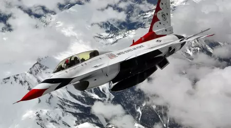 La Fuerza Aérea de EE. UU. está probando F-16 no tripulados como wingman para un piloto real