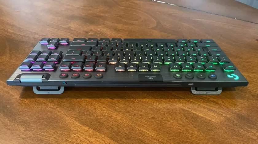 Logitech G915 TKL teclado mecánico amortiguado