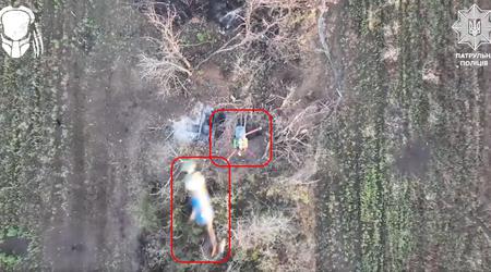El dron "Predator" de la Policía Nacional destruye un cuadcóptero bombardeador con una caída desde arriba (video)