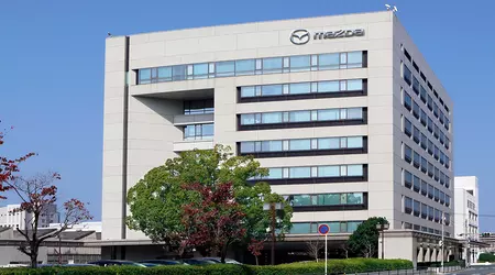 Mazda construirá una planta en Japón para producir baterías cilíndricas de iones de litio de Panasonic
