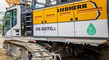 Liebherr-Werk Nenzing ha convertido sus máquinas de gasóleo a combustible HVO producido sintéticamente.