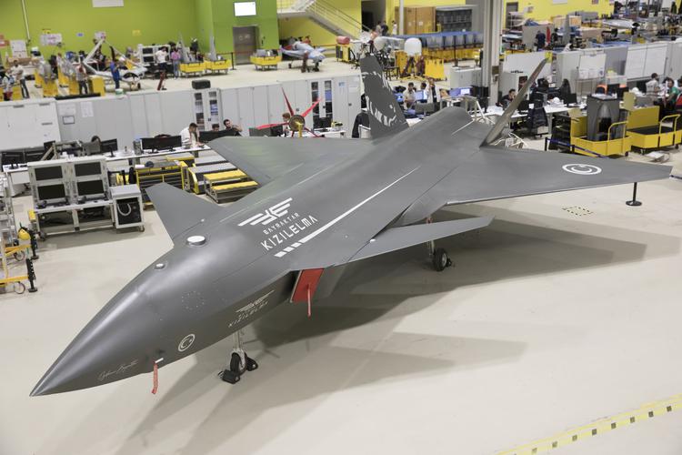 El UAV turco Kızılelma con motor ...