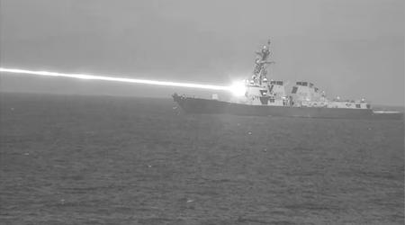 El ejército estadounidense prueba el sistema láser de a bordo HELIOS y destruye con éxito un dron