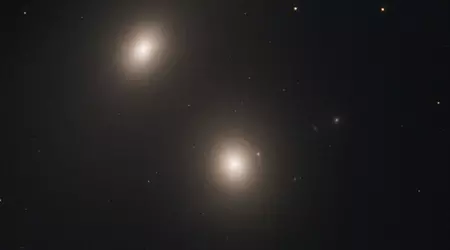 El Hubble descubre otra radiogalaxia con un núcleo activo y un agujero negro supermasivo