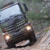 Camión Mercedes-Benz Arocs en camuflaje.
