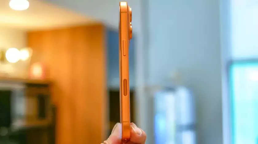 Apple iPhone 17 Pro Max vs Samsung Galaxy S25 Ultra