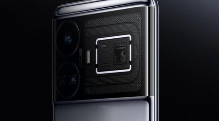 Pantalla curva, panel trasero transparente y retroiluminación RGB: el realme GT 5 ha aparecido en un vídeo oficial