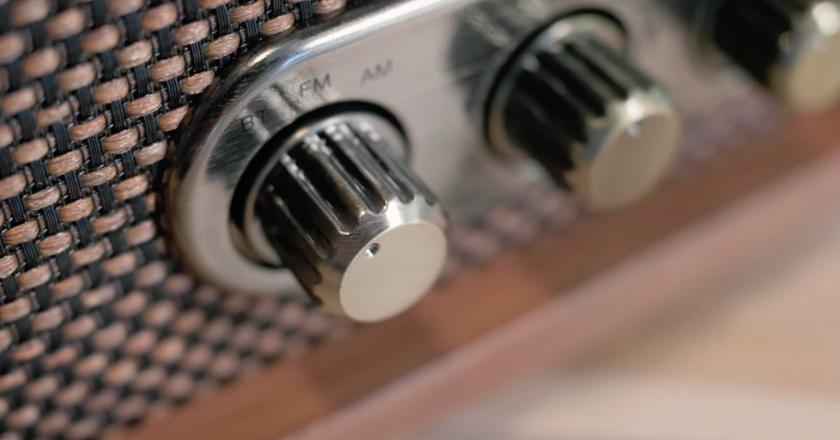 Victrola VRS-2800-WLN radio y altavoz bluetooth