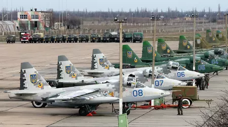 Ucrania recibirá aviones de ataque Su-25: Podolyak agradece a Macedonia del Norte los tanques y los aviones