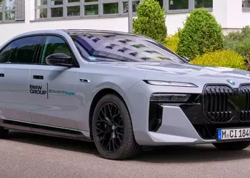 BMW considera instalar motores de combustión ...