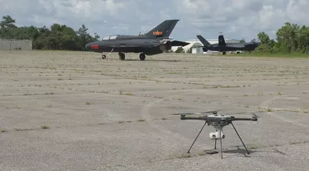 El Cuerpo de Marines de EE.UU. utiliza una maqueta del caza chino de quinta generación J-20 Mighty Dragon.