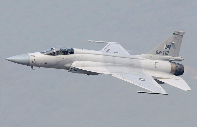 Pakistán equipa a los cazas JF-17 ...