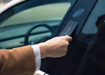 Tesla eliminó silenciosamente las tarjetas clave ...