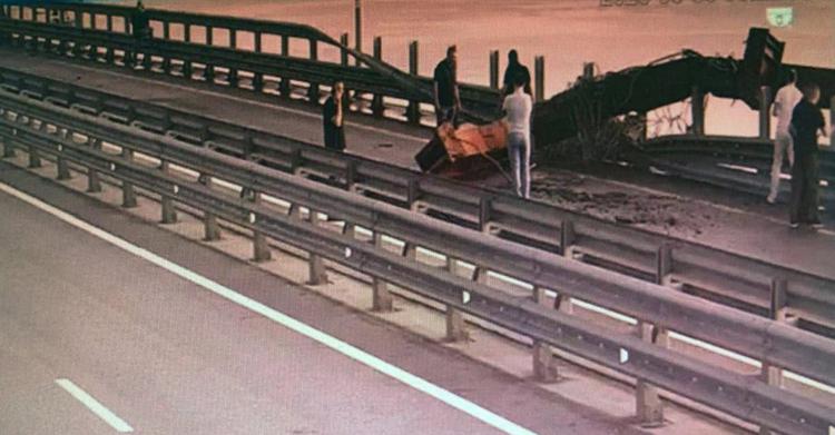 Puente de Crimea soportado volado: SBU ...