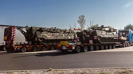 Hungría ha recibido el primero de los 44 carros de combate alemanes Leopard 2A7HU en virtud de un contrato por valor de 565 millones de dólares.