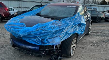 Un redactor de CNBC vendió su Tesla Model X por piezas y ahora circula por Ucrania y envía mensajes a su antiguo propietario.