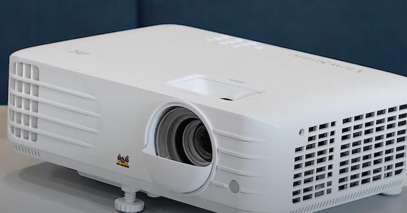 Proyector ViewSonic PX701-4K para cine en casa