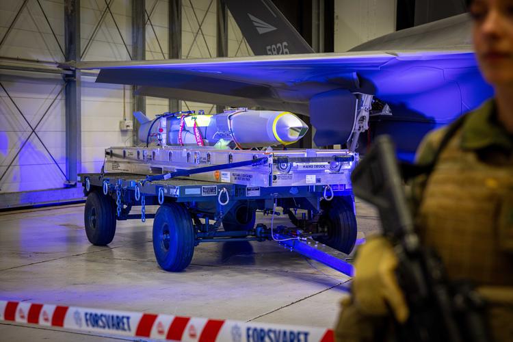 Noruega recibe el primer misil Joint ...