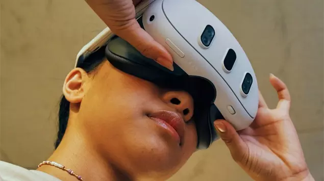 Meta cierra tres estudios de RV ...