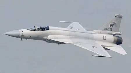 Pakistán equipa a los cazas JF-17 con misiles PL-15 de largo alcance chinos