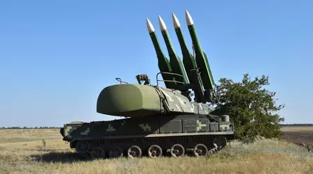 Ucrania y Estados Unidos han creado el sistema de defensa antiaérea FrankenSAM, basado en el sistema Buk SAM, que puede lanzar misiles RIM-7 Sea Sparrow.
