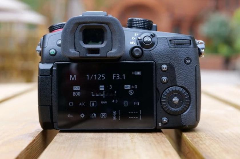 Cámara Panasonic Lumix GH5 II para grabar vídeos musicales
