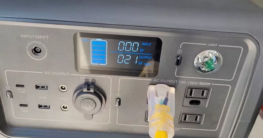 BLUETTI EB70S mejores centrales eléctricas portátiles