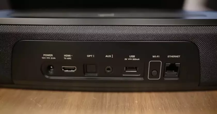 POLK AUDIO MAGNIFI MINI bajo barra de sonido del monitor