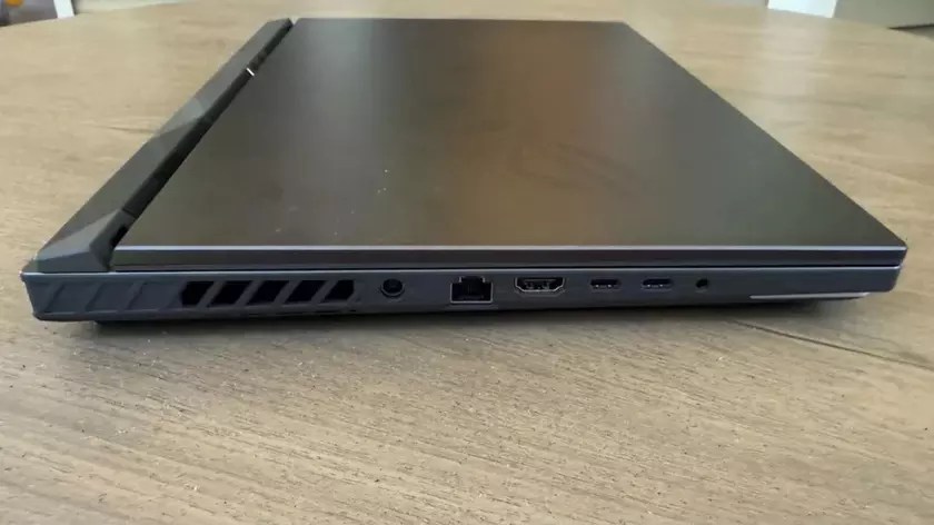 ROG Strix G16 frente a ROG Zephyrus G16
