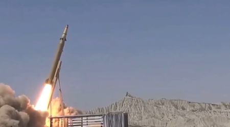 Irán presenta un nuevo misil balístico Qasem Basir resistente a los sistemas de defensa aérea occidentales