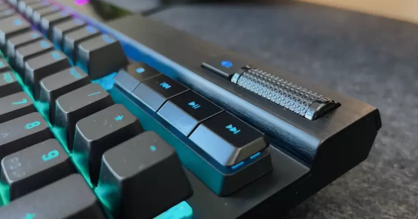Corsair K70 RGB PRO Teclado mecánico con retroiluminación
