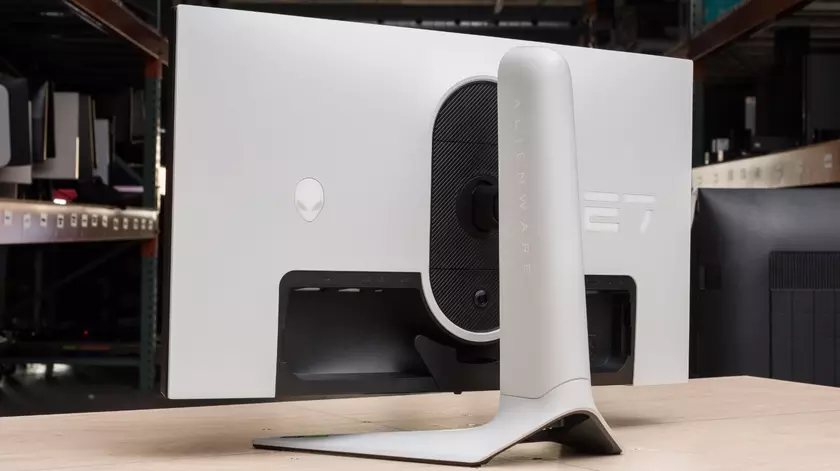 Alienware AW2723DF pantalla gaming profesionales
