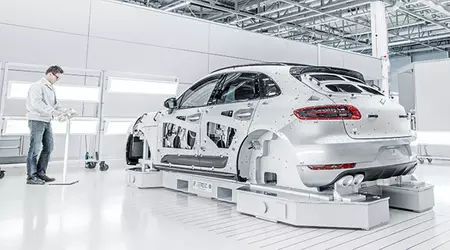 Audi y Porsche podrían empezar a fabricar coches en EEUU por las amenazas arancelarias de Trump - informaria