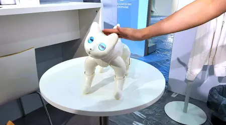 En la IFA 2022, mostraron MarsCat, un gato robot de peluche que siente el tacto, responde a las voces y juega con juguetes