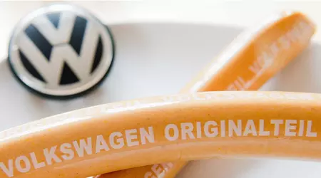 VW vende más salchichas que coches: un año récord para la marca Currywurst