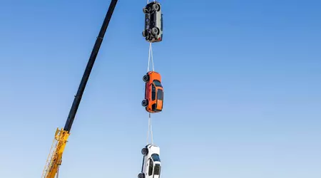 Honda suspendió tres Passport TrailSport de una grúa para probar su durabilidad