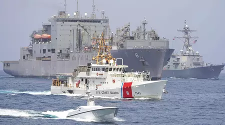 La embarcación no tripulada L3Harris Arabian Fox ayudó a escoltar a un grupo de buques estadounidenses liderados por el destructor USS Thomas Hudner a través del Estrecho de Ormuz.