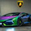 Lamborghini Revuelto con un toque de color