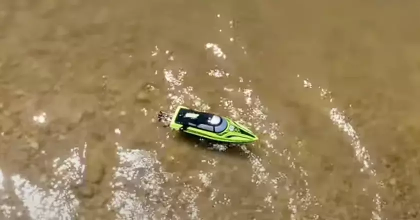 DEERC DE2008 barco rc para piscina