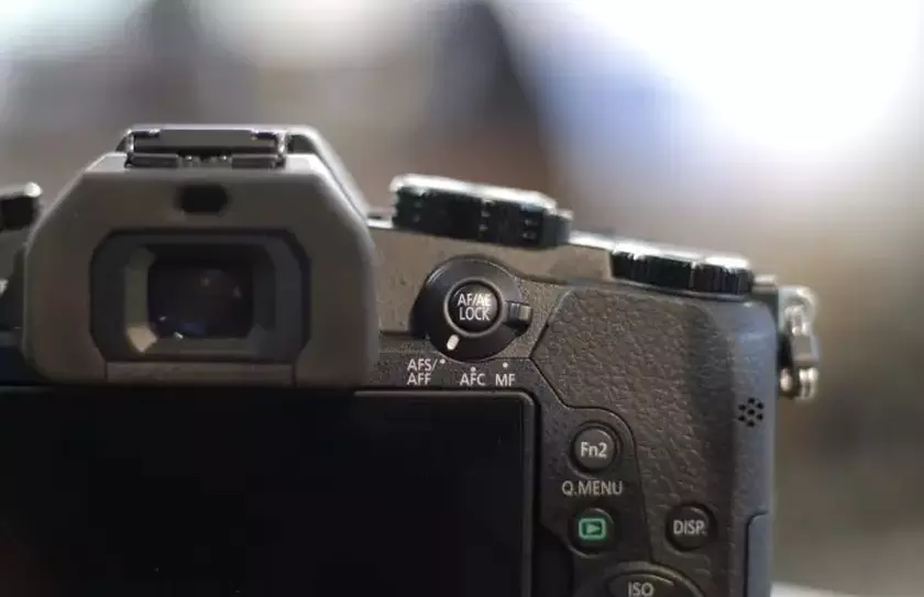 Cámara réflex digital asequible Panasonic LUMIX G85