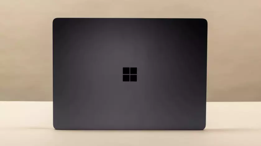  Microsoft Surface Laptop 7 (13,8″) Ordenador con IA en el dispositivo