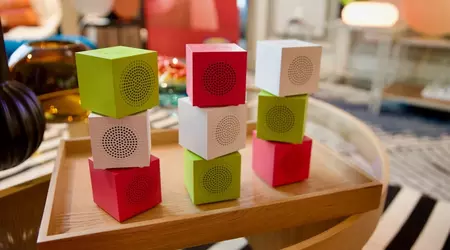 Los altavoces Bluetooth nunca lucieron tan lindos: IKEA introdujo los inusuales altavoces Kallsup en forma de cubos coloridos