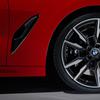 Cuerpo del BMW M850i Edition M Heritage en el espectáculo