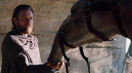 "¿Podemos dejar el camello en el jardín?" Durante el rodaje de 'Obi-Wan Kenobi' Ewan McGregor se encariñó con el camello y quiso quitárselo