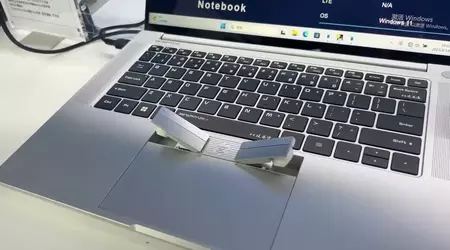 2 en 1: una empresa china presenta un portátil con auriculares inalámbricos integrados en el panel táctil