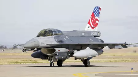 Singapur ha modernizado todos los cazas F-16C/D/D+ Block 52/52+: los aviones cuentan con un nuevo radar, misiles Python 5 y bombas LJDAM, y podrán volar durante más de 10 años.